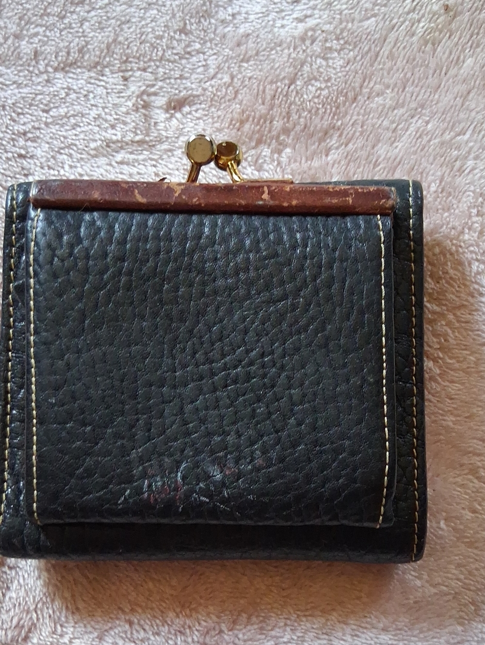 Black and Brown Leather Bifold Wallet with Embossed Crest - Picture 3 of 8